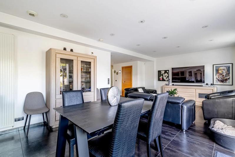 Maison - 213 m² - 6 pièces