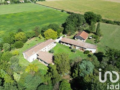 Maison - 564 m² - 13 pièces