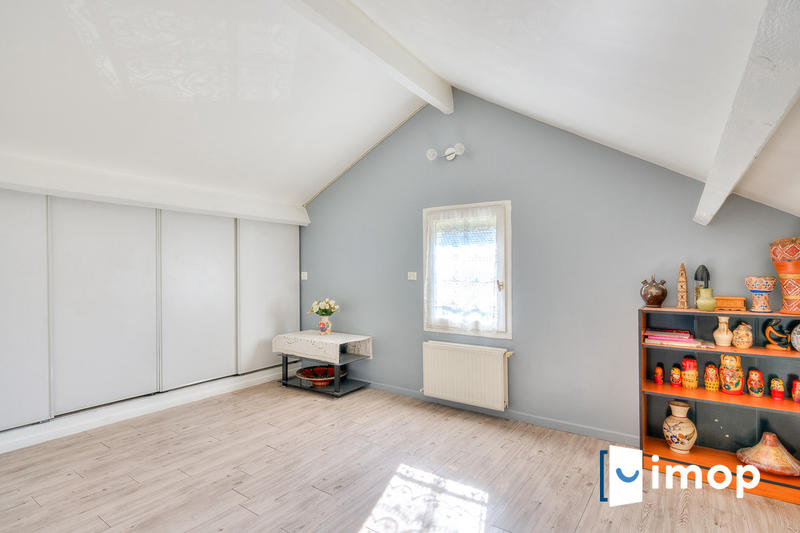 Maison - 182 m² - 8 pièces