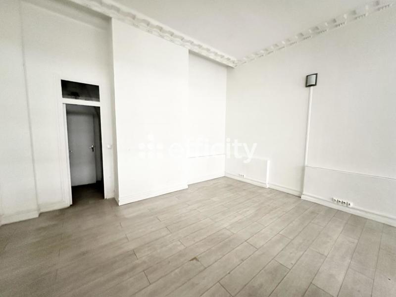 Bureau - 46 m² - 1 pièce