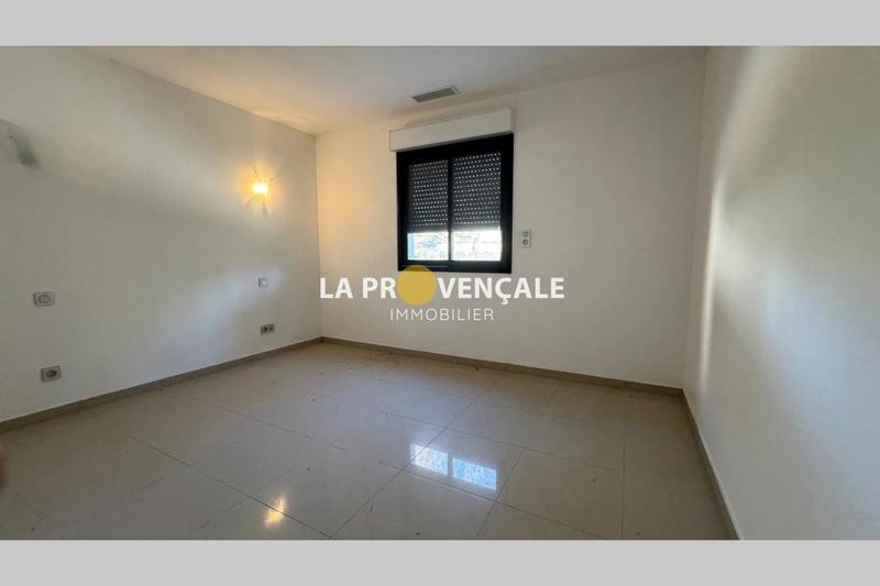 Maison - 290 m² - 9 pièces