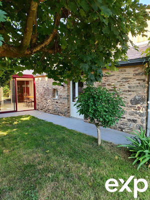 Maison traditionnelle - 225 m² - 7 pièces