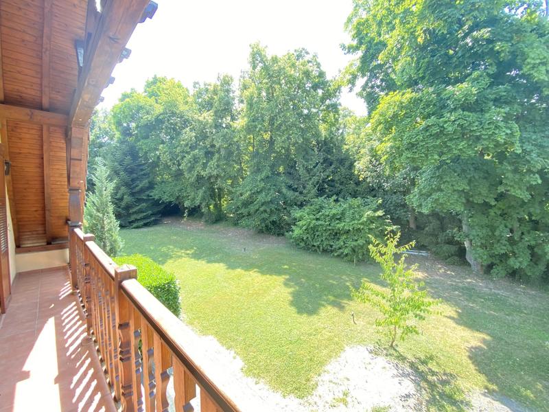 Maison traditionnelle - 243 m² - 6 pièces