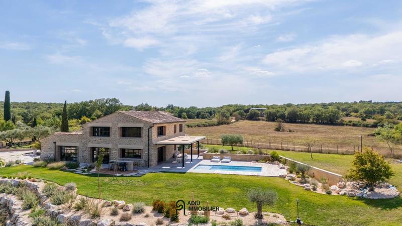 Mas - 345 m² - 7 pièces