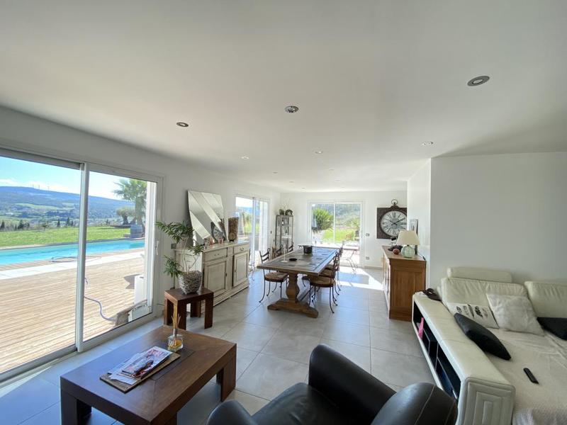 Villa - 200 m² - 5 pièces