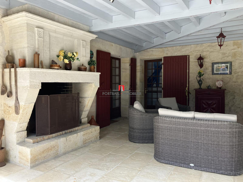 Maison - 228 m² - 6 pièces