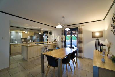 Maison - 100 m² - 5 pièces