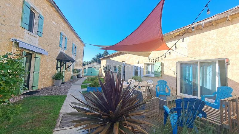 Maison en pierre - 340 m² - 8 pièces