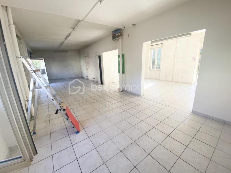 Local commercial - 83 m² - 1 pièce