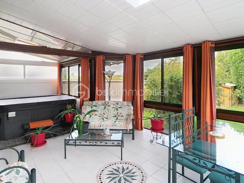 Maison traditionnelle - 197 m² - 8 pièces