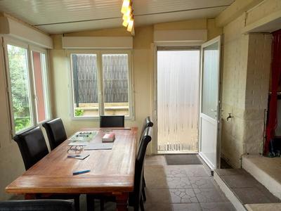 Maison - 99 m² - 5 pièces