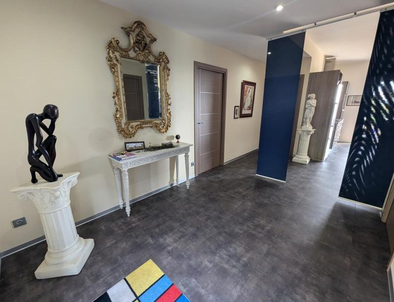 Maison - 200 m² - 7 pièces