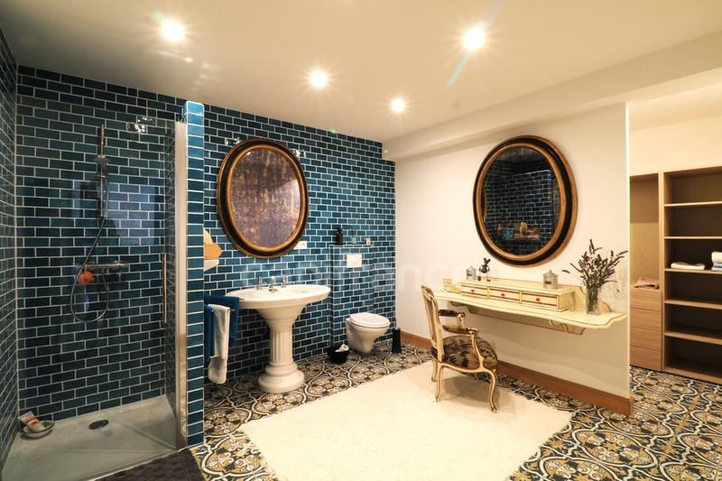 Propriété - 503 m² - 10 pièces