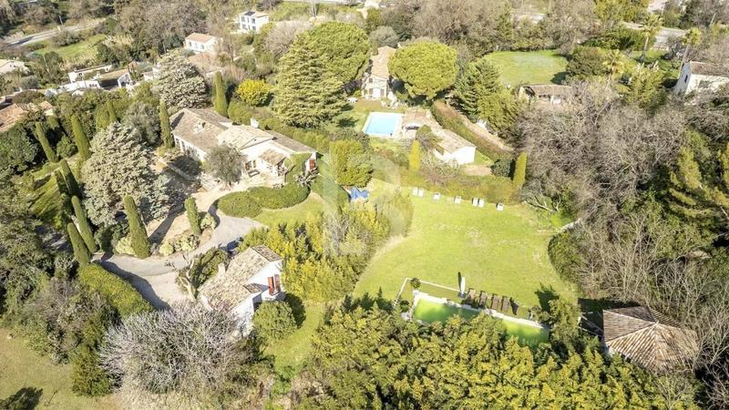 Mas - 252 m² - 7 pièces