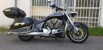 Victory Motorcycles Cross roads luxe 1731 victory Noir