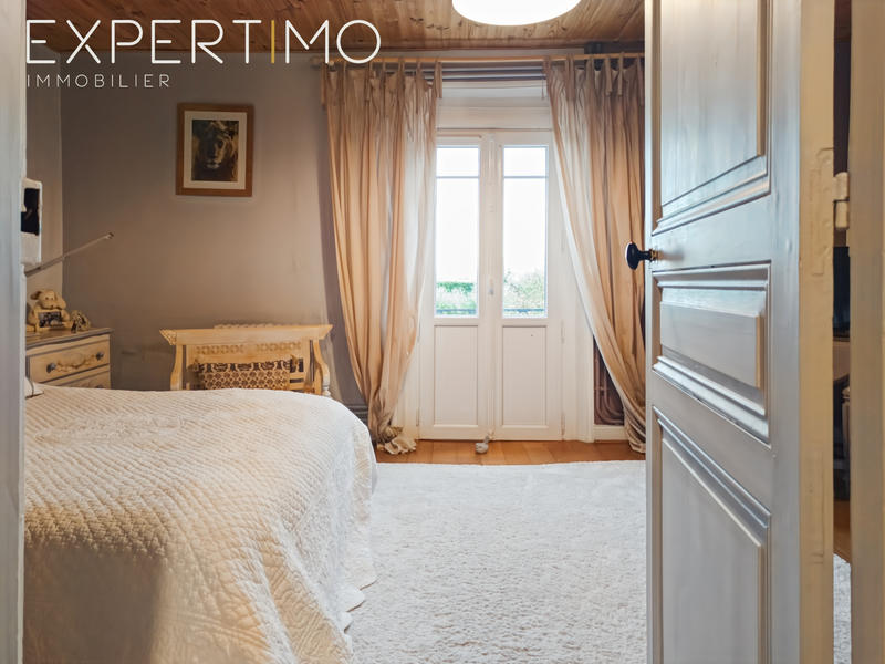 Maison - 284 m² - 12 pièces