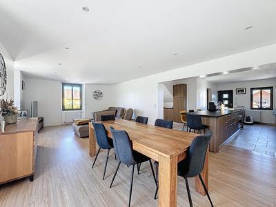 Appartement - 153 m² - 5 pièces