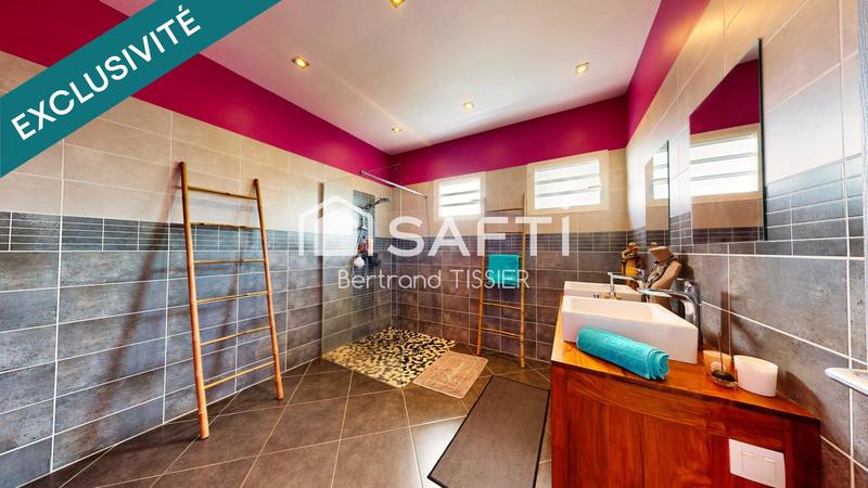 Villa - 240 m² - 5 pièces