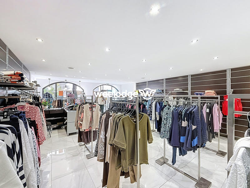 Fonds de commerce - Magasins - 84 m²