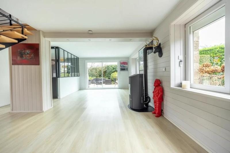 Maison - 250 m² - 8 pièces