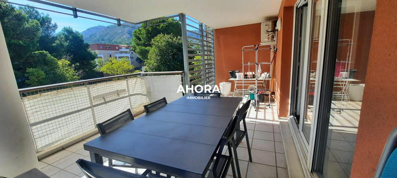 Appartement - 90 m² - 4 pièces