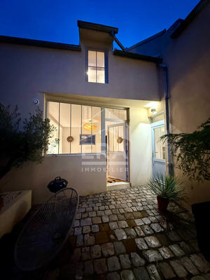 Maison - 235 m² - 7 pièces