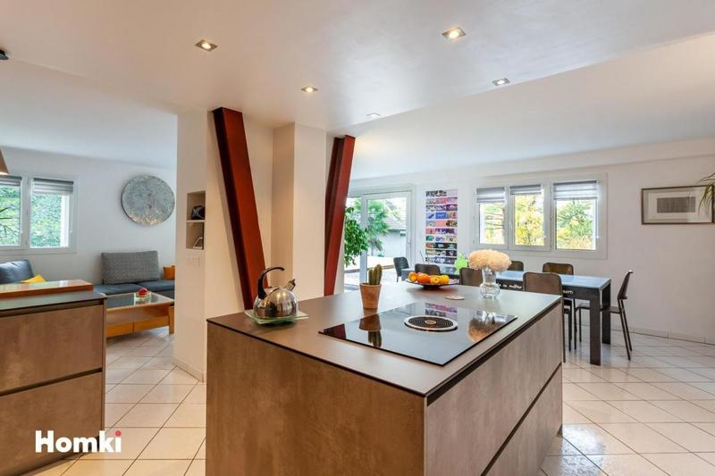 Maison - 186 m² - 8 pièces