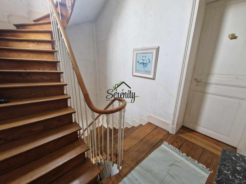 Maison - 180 m² - 8 pièces