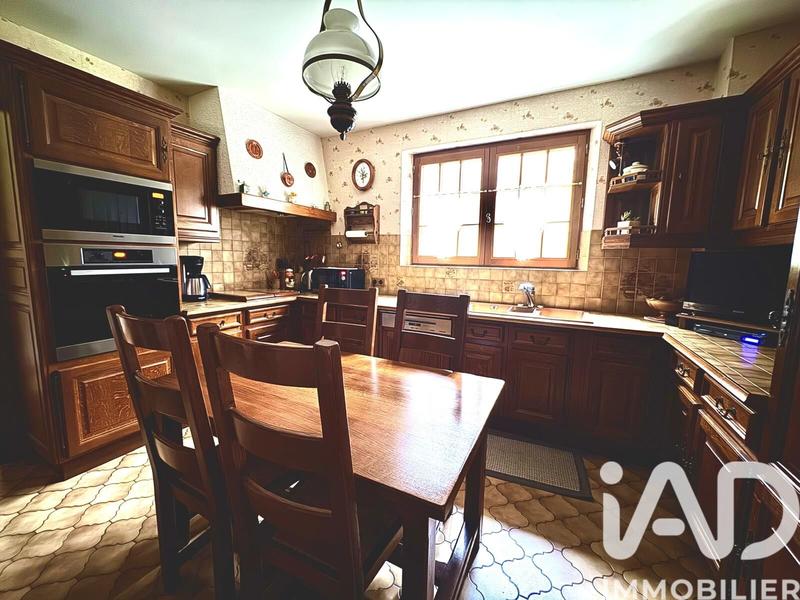 Maison - 255 m² - 8 pièces