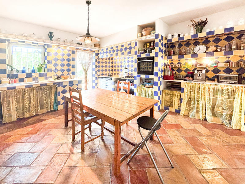 Maison - 500 m² - 15 pièces