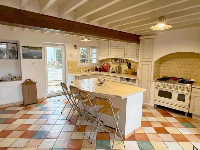 Maison - 250 m² - 10 pièces