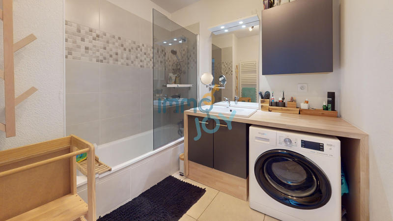 Appartement - 65 m² - 3 pièces