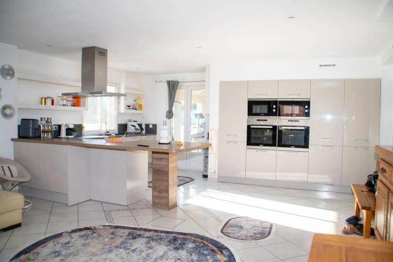 Maison - 190 m² - 8 pièces