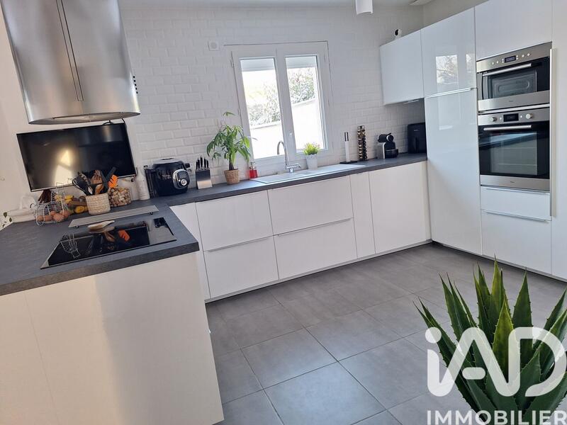 Maison - 140 m² - 8 pièces