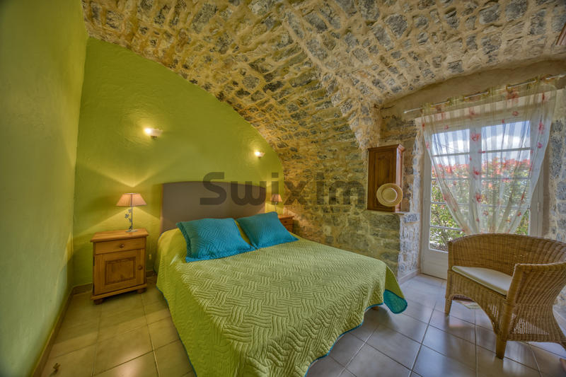 Mas - 265 m² - 10 pièces