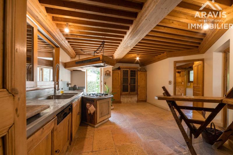 Demeure - 312 m² - 7 pièces