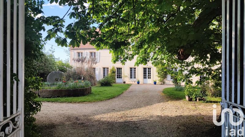 Maison - 310 m² - 15 pièces