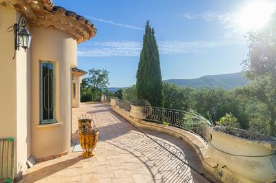 Maison - 195 m² - 6 pièces