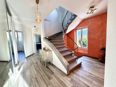 Villa - 238 m² - 8 pièces