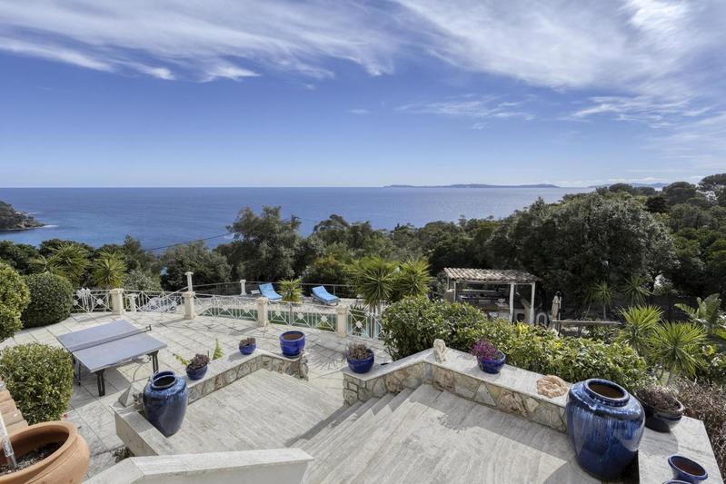 Maison - 255 m² - 8 pièces