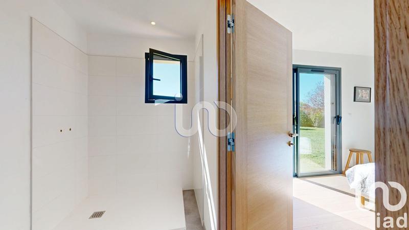 Maison - 220 m² - 7 pièces