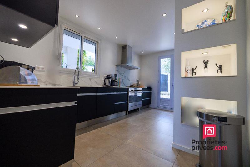 Villa - 255 m² - 9 pièces