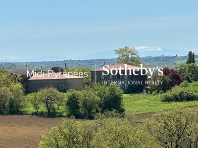 Propriété - 350 m² - 10 pièces