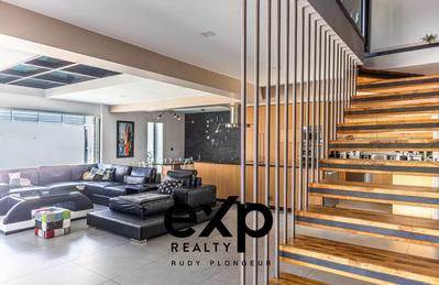 Propriété - 285 m² - 9 pièces