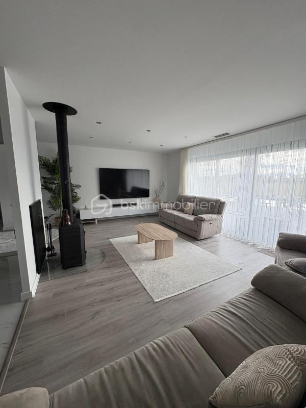 Maison - 152 m² - 6 pièces