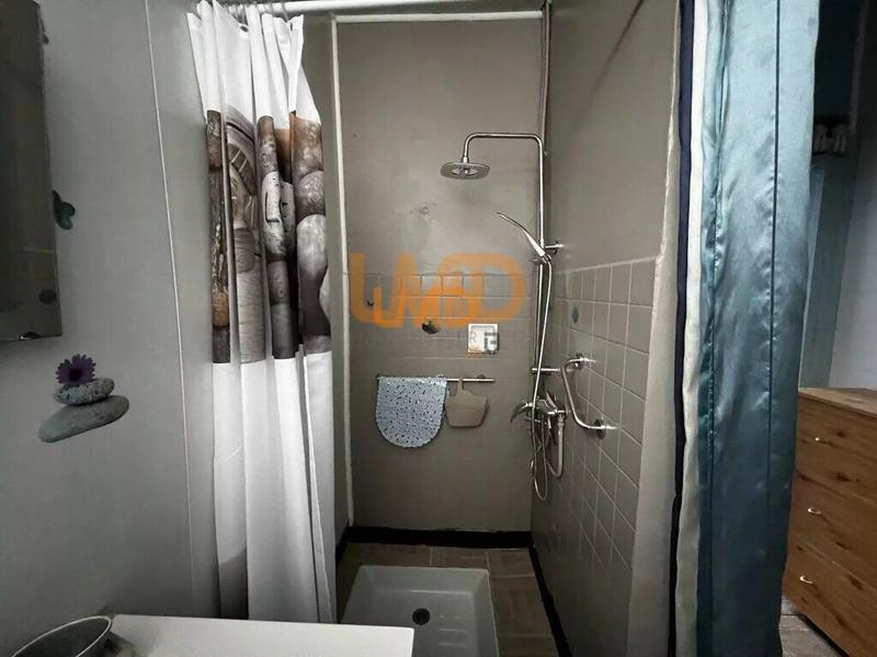 Propriété - 245 m² - 9 pièces