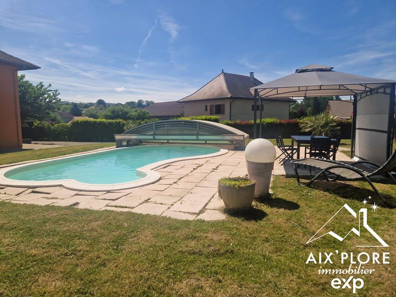 Maison - 265 m² - 12 pièces