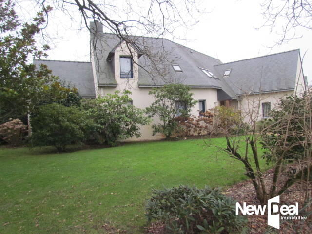 Propriété - 228 m² - 7 pièces