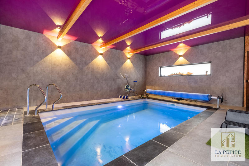 Villa - 280 m² - 10 pièces