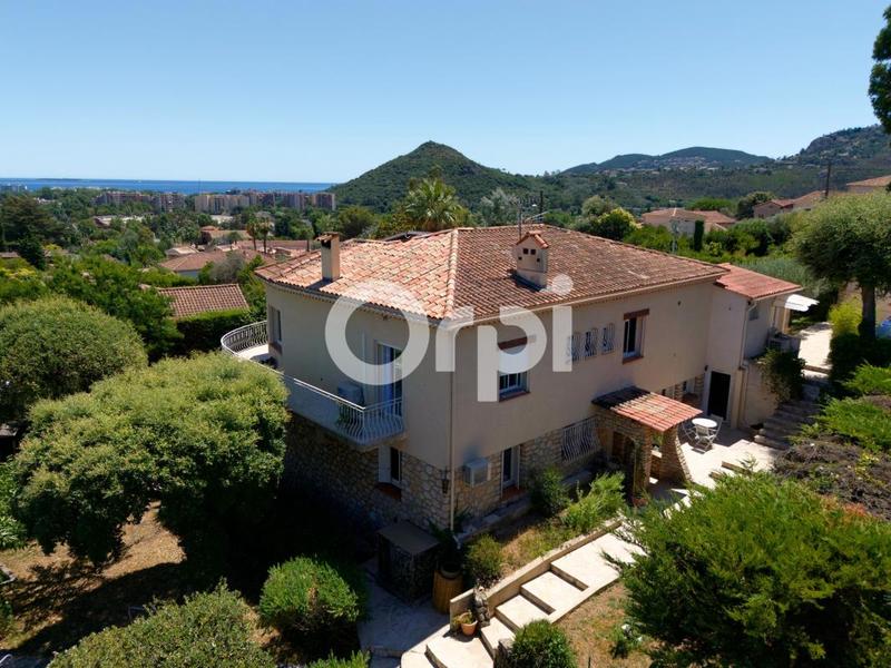 Villa - 253 m² - 7 pièces